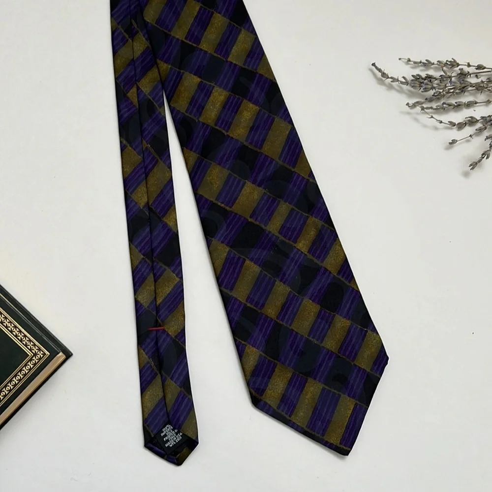 Vintage 100% Silk Made in Italy Bugatti Necktie Professional Suit Tie